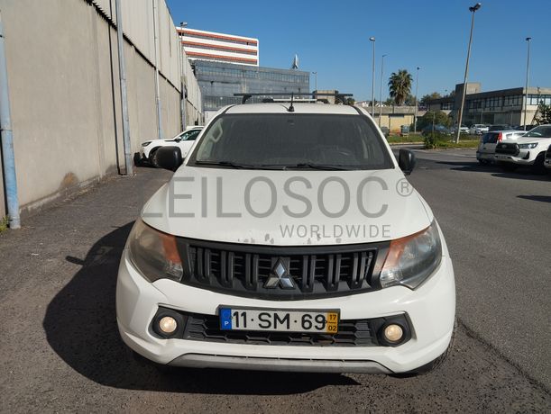 Fotografia 2 de 18: Mitsubishi L200 2.4 DI-D 4WD · Ano 2017