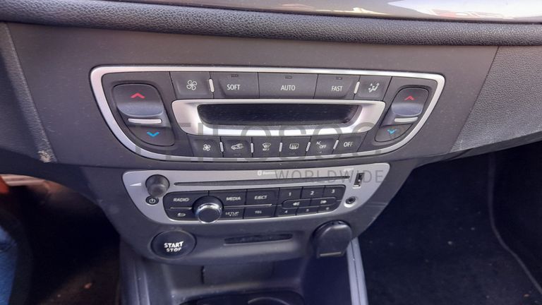 Renault Megane Sport Tourer 1.5 Dci · Ano 2015