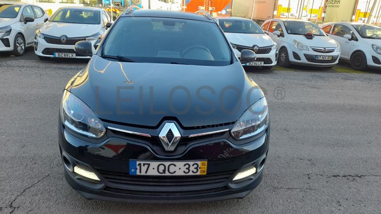 Fotografia 2 de 22: Renault Megane Sport Tourer 1.5 Dci · Ano 2015