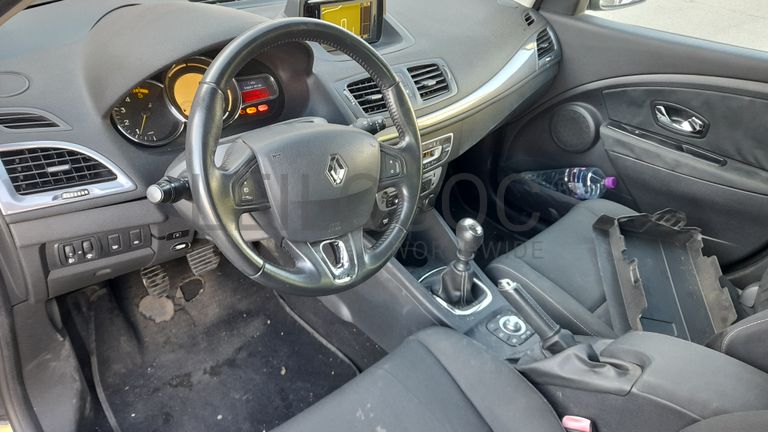 Fotografia 10 de 22: Renault Megane Sport Tourer 1.5 Dci · Ano 2015