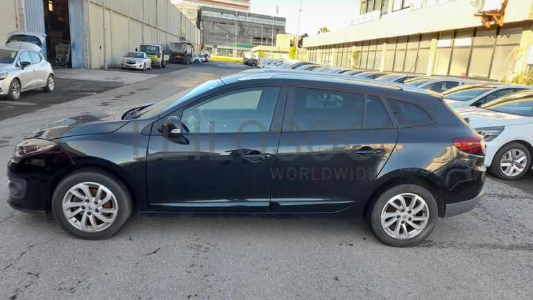 Fotografia 4 de 22: Renault Megane Sport Tourer 1.5 Dci · Ano 2015