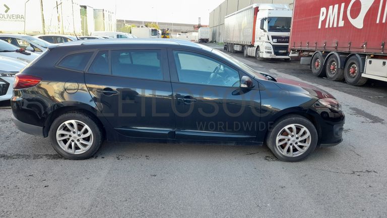 Fotografia 5 de 22: Renault Megane Sport Tourer 1.5 Dci · Ano 2015