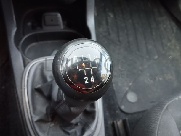 Opel Corsa Van 1.3 CDTi · Ano 2014