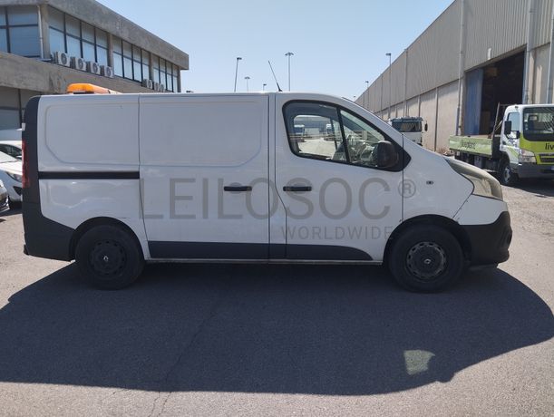 Fotografia 5 de 17: Renault Trafic FM L1H1 1.6 DCI · Ano 2015