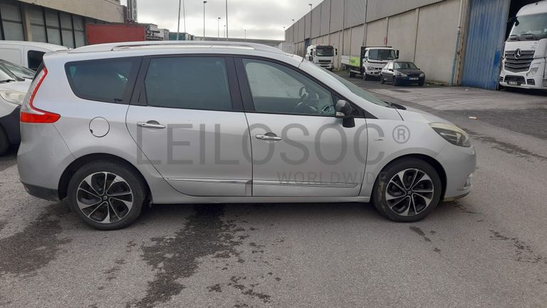 Fotografia 5 de 26: Renault Grand Scenic Boss Edition 1.5 DCI · Ano 2016