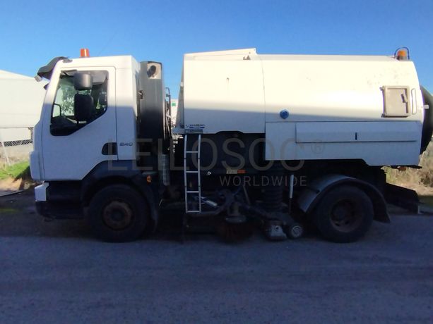Fotografia 4 de 14: Camião Volvo FL 15 Varredoura · Ano 2009