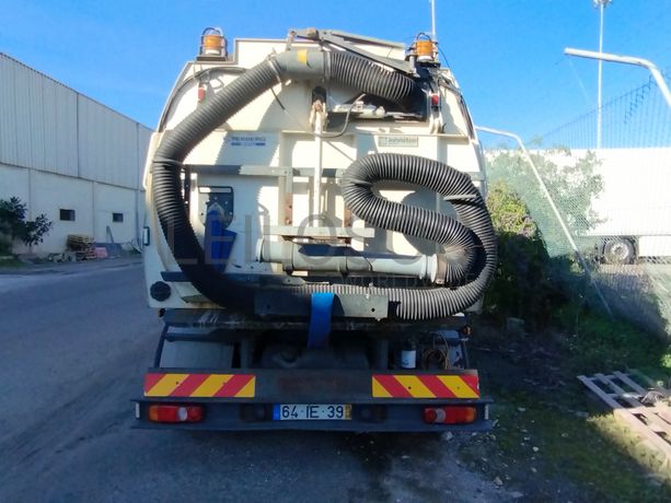 Fotografia 8 de 14: Camião Volvo FL 15 Varredoura · Ano 2009