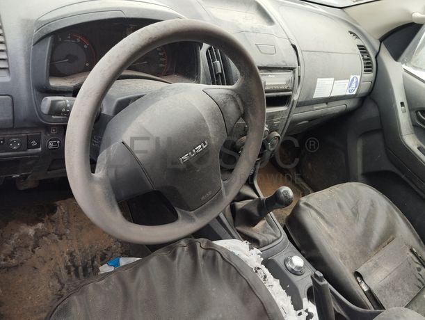 Fotografia 8 de 13: Isuzu D-Max 4x4 1.9 D · Ano 2019