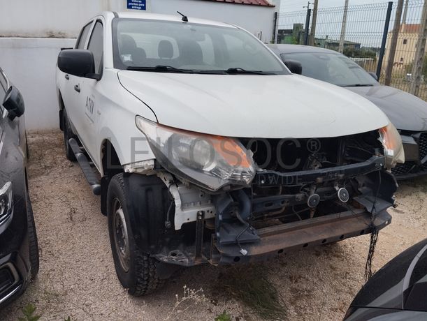 Fotografia 1 de 12: Mitsubishi L200 2.4 DI-D 4WD · Ano 2017