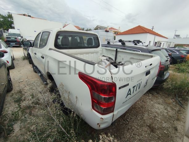 Fotografia 4 de 12: Mitsubishi L200 2.4 DI-D 4WD · Ano 2017