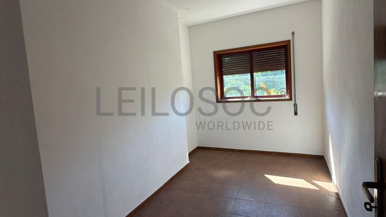 Direito à Raiz do Depósito de Água + Terreno com Benfeitoria + Terreno Rústico · Santa Marinha do Zêzere, Baião