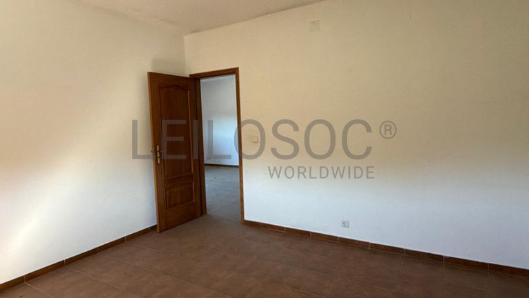 Direito à Raiz do Depósito de Água + Terreno com Benfeitoria + Terreno Rústico · Santa Marinha do Zêzere, Baião