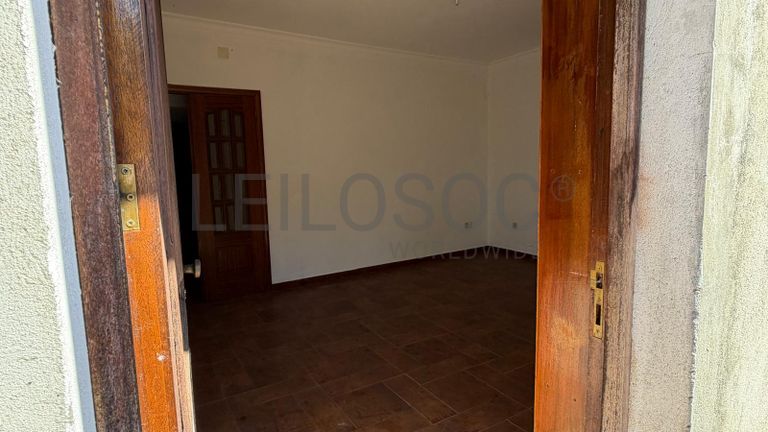 Direito à Raiz do Depósito de Água + Terreno com Benfeitoria + Terreno Rústico · Santa Marinha do Zêzere, Baião