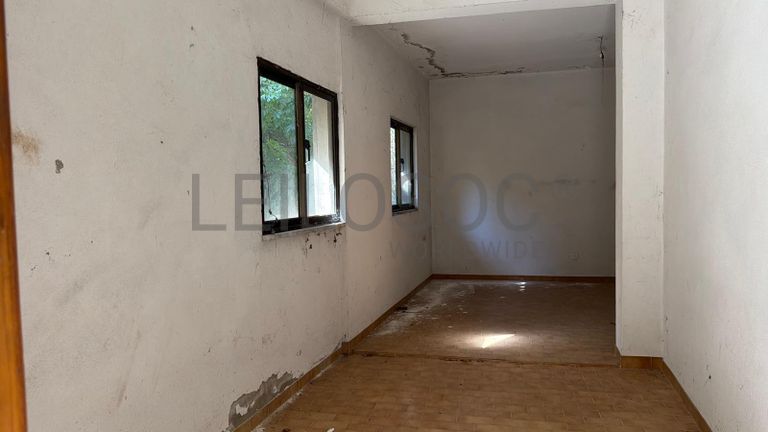 Direito à Raiz do Depósito de Água + Terreno com Benfeitoria + Terreno Rústico · Santa Marinha do Zêzere, Baião