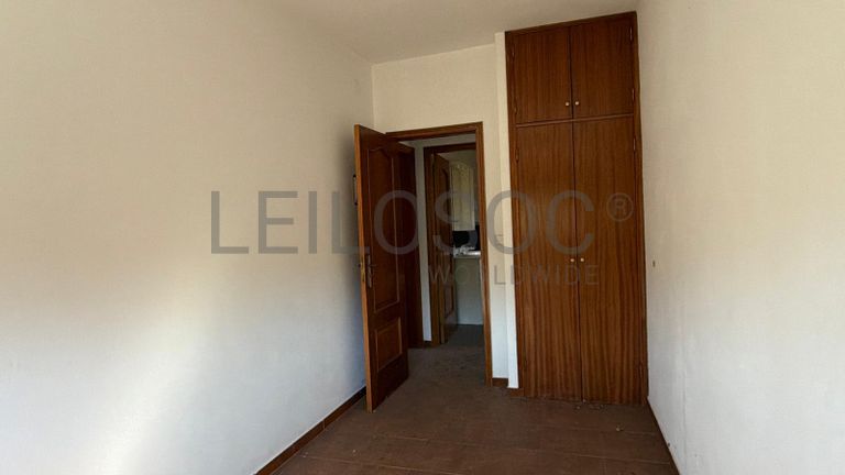 Direito à Raiz do Depósito de Água + Terreno com Benfeitoria + Terreno Rústico · Santa Marinha do Zêzere, Baião