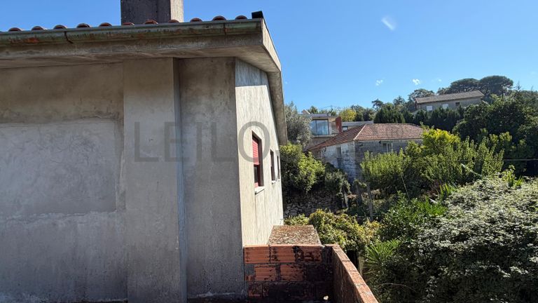 Direito à Raiz do Depósito de Água + Terreno com Benfeitoria + Terreno Rústico · Santa Marinha do Zêzere, Baião
