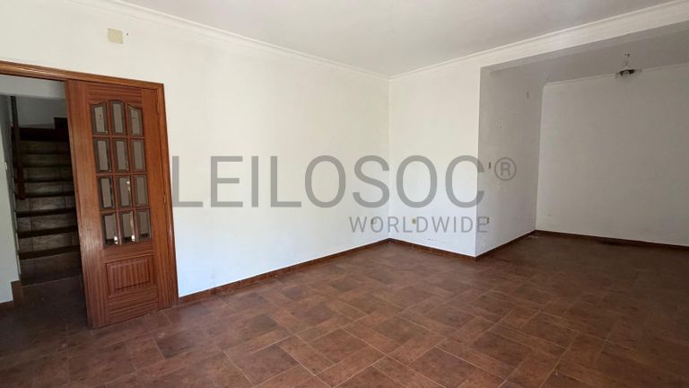 Direito à Raiz do Depósito de Água + Terreno com Benfeitoria + Terreno Rústico · Santa Marinha do Zêzere, Baião