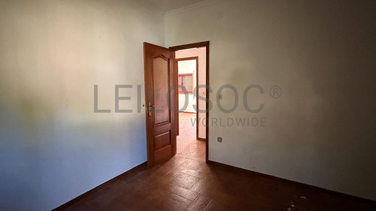 Direito à Raiz do Depósito de Água + Terreno com Benfeitoria + Terreno Rústico · Santa Marinha do Zêzere, Baião