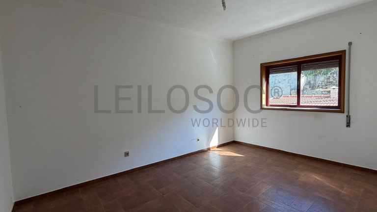 Direito à Raiz do Depósito de Água + Terreno com Benfeitoria + Terreno Rústico · Santa Marinha do Zêzere, Baião