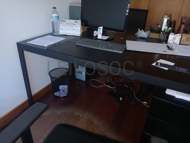 Fotografia 3 de 3: Equipamento de Escritório