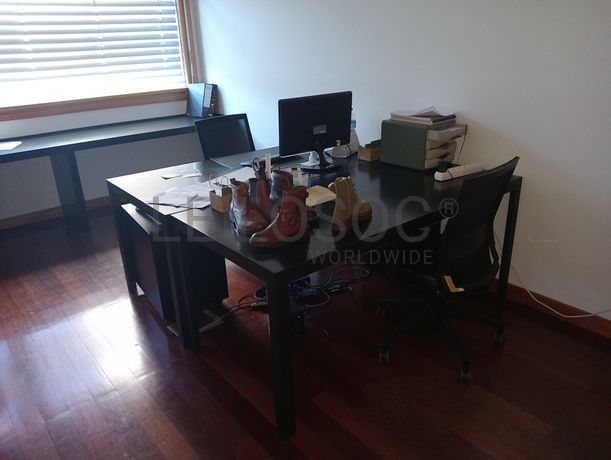 Fotografia 1 de 3: Equipamento de Escritório