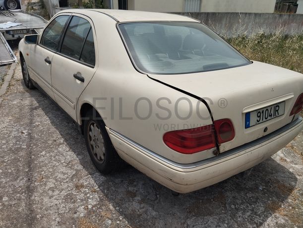 Fotografia 4 de 14: Mercedes-Benz E200 D 2.0 · Ano 1997