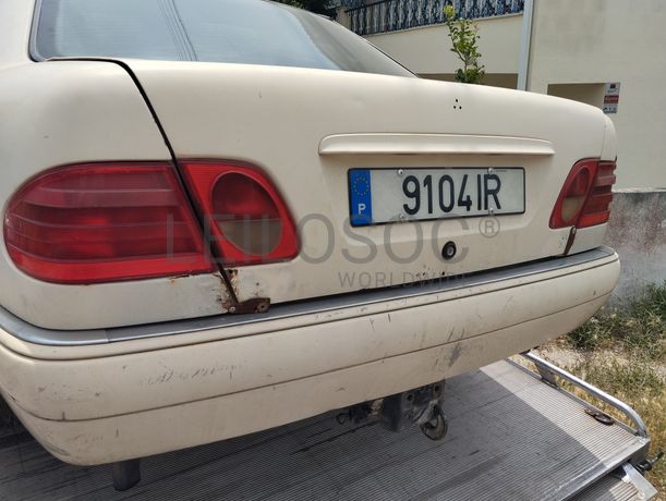 Fotografia 6 de 14: Mercedes-Benz E200 D 2.0 · Ano 1997