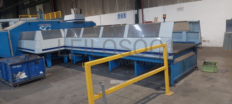 Poncionadora Finn Power SG6 com Guilhotina · Ano 2001