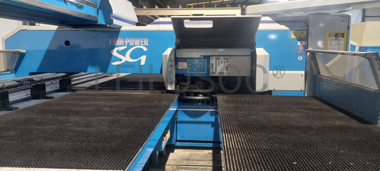 Poncionadora Finn Power SG6 com Guilhotina · Ano 2001