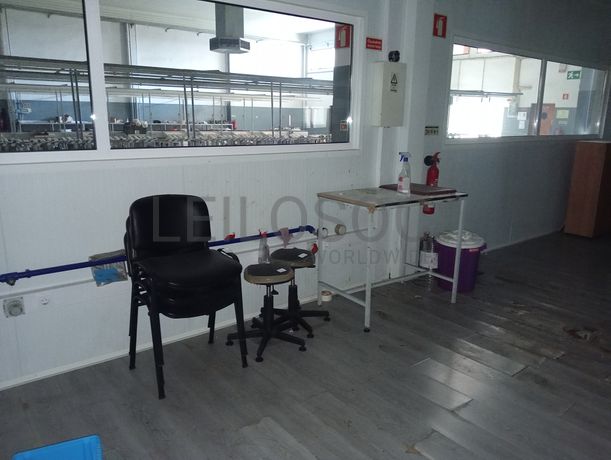 Fotografia 9 de 76: Equipamentos para a Indústria do Calçado