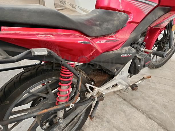 Fotografia 7 de 14: Honda CB 125F · Ano 2017