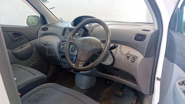 Toyota Fun Cargo NCP20 - 2000