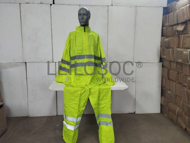 Lote misto: 69 fatos de chuva ref. EN400, tamanhos L a 3XL + 20 capas para colete Lalizas 71211
