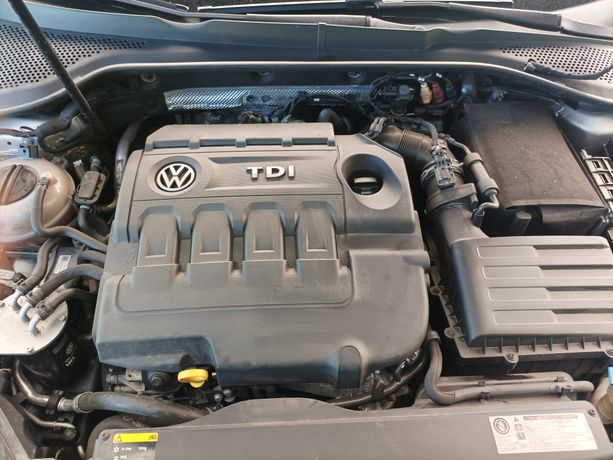 Volkswagen Golf Variant 1.6 TDI Bluemotion · Ano 2015