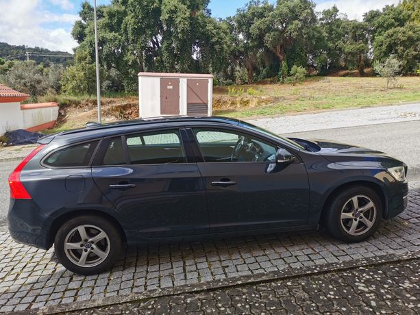 Volvo V60 2.0 D2 Momentum · Ano 2015