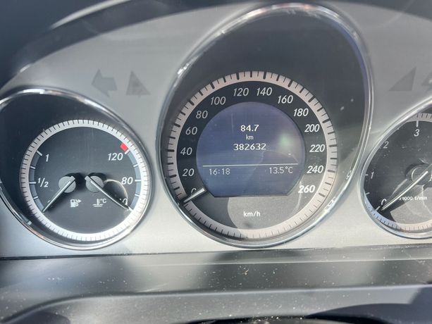 Mercedes-Benz C220 CDI · Ano 2010