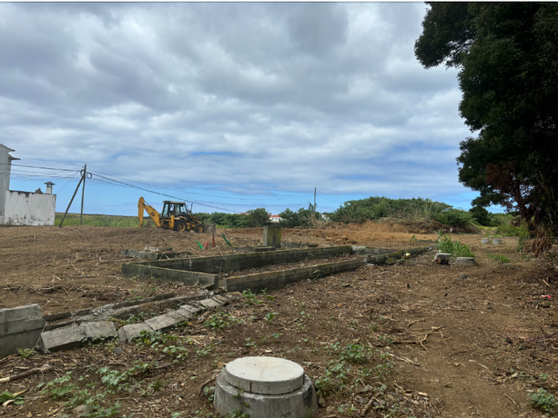 Terreno · Ponta Delgada, Açores