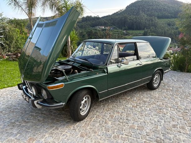 Fotografia de veículo: BMW 1502 · Clássico de 1975