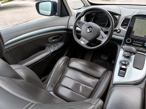 Fotografia 9 de 18: Renault Espace V 1.6 dCi Initiale Paris EDC · Ano 2016