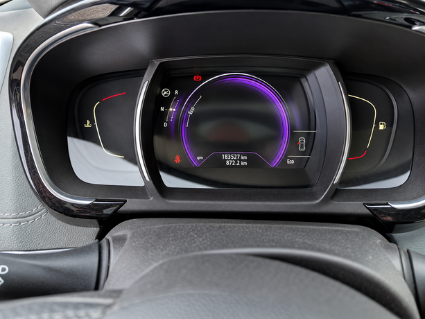 Fotografia 11 de 18: Renault Espace V 1.6 dCi Initiale Paris EDC · Ano 2016