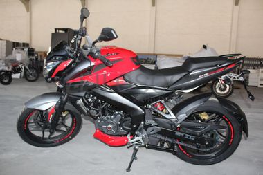 Bajaj Pulsar NS 200 FI ABS 