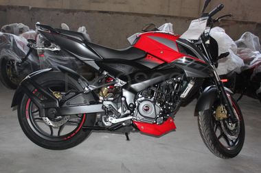 Bajaj Pulsar NS 200 FI ABS 