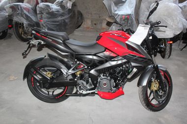 Bajaj Pulsar NS 200 FI ABS 
