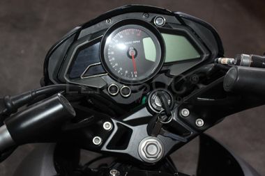 Bajaj Pulsar NS 200 FI ABS 