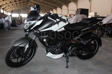 Bajaj Pulsar NS 200 FI ABS 