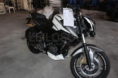 Bajaj Pulsar NS 200 FI ABS 