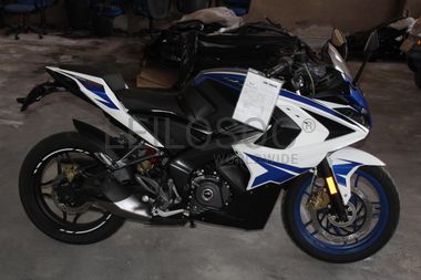 Bajaj Pulsar RS 200 FI ABS 