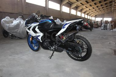 Bajaj Pulsar RS 200 FI ABS 