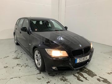 BMW 320D Touring Navigation Sport · Ano 2010