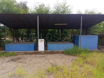 Tanques de combustível e Bomba de abastecimento de combustível · 